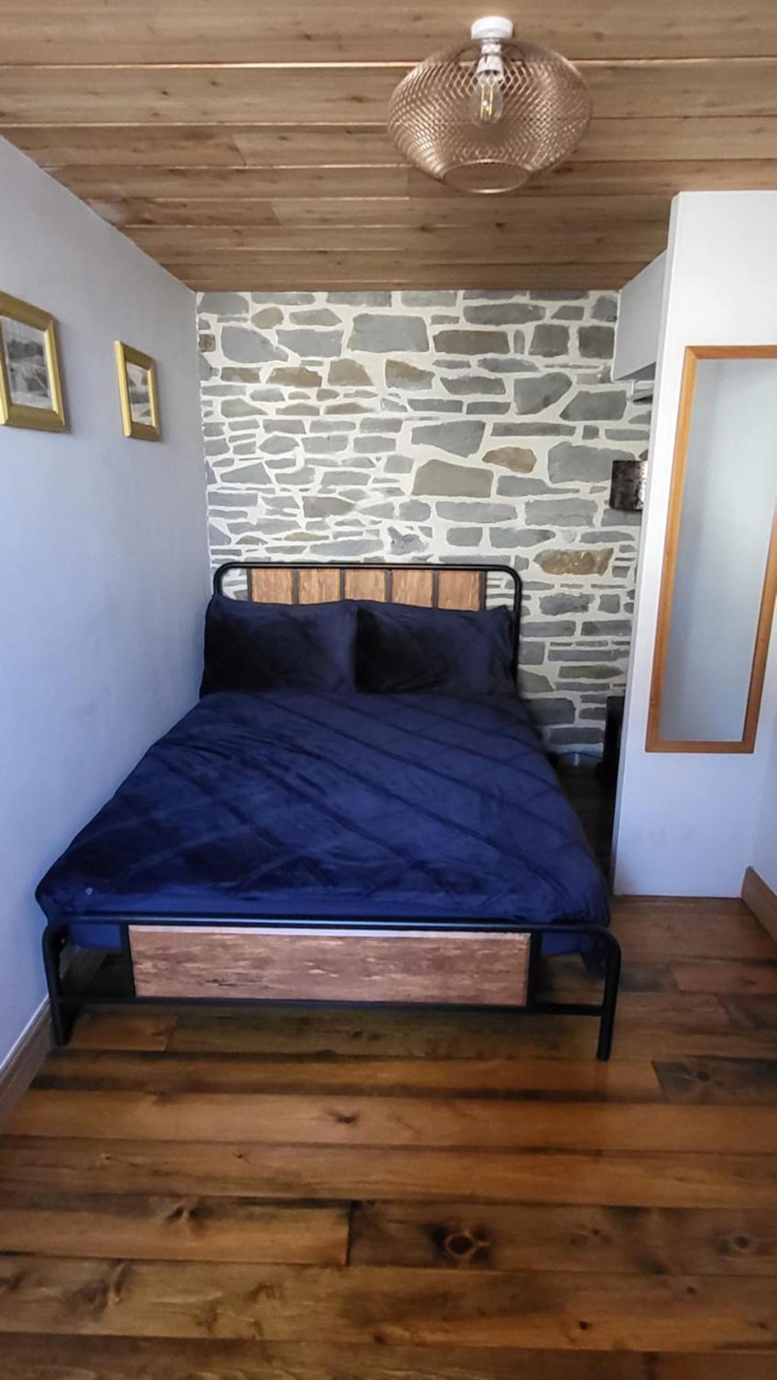 Ty Taf 2 Bed Cottage With Deck & Easy Transport Links Cardiff Exterior photo